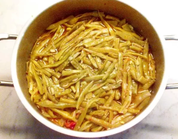 zielona fasolka z oliwą