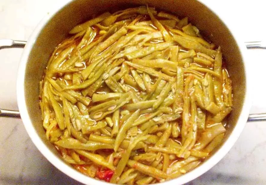 zielona fasolka z oliwą