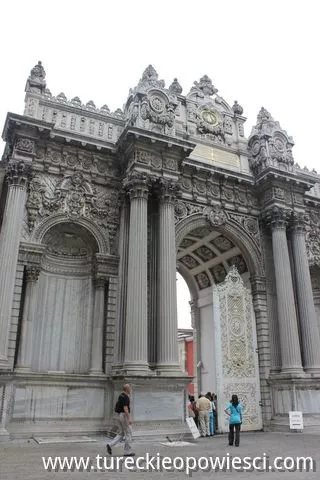 Brama skarbowa w pałacu dolmabahce