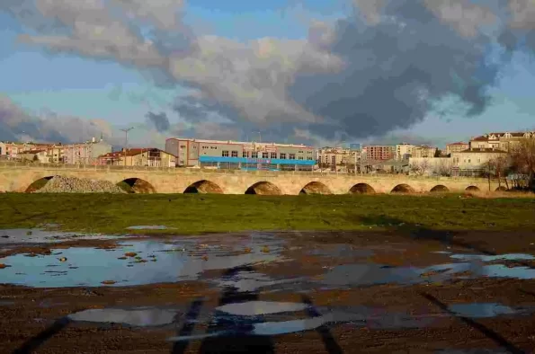 długi most Sinana w Silivri